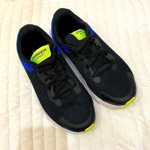 Under Armor Charged Pursuit 2 Sneakers Kids Size 4Y